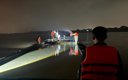 Hà Nội: Tàu hút cát trộm trên sông Hồng được trang bị vòi hút có điều khiển từ xa