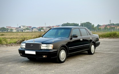 Toyota Crown 3.0 đời 1997 giá trên 800 triệu đồng có gì hấp dẫn?