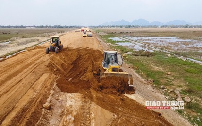 Thủ tướng: Trong tháng 3/2023, hoàn thành nâng công suất mỏ vật liệu làm cao tốc