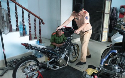 TP.HCM: Kiểm tra đột xuất các tiệm sửa xe, công an phát hiện nhiều "xe độ"