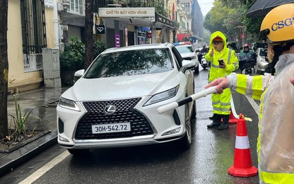 Hà Nội: Ghi tên người can thiệp vi phạm giao thông gửi về đơn vị công tác để xử lý
