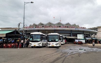 Cho phép ô tô 29 chỗ chưa có phù hiệu chở khách du lịch bằng tàu biển vào TP.Nha Trang giờ cao điểm