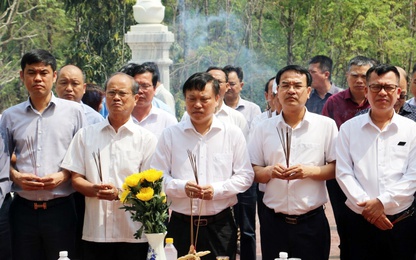 Xúc động lễ tri ân các anh hùng liệt sĩ GTVT Khu 5