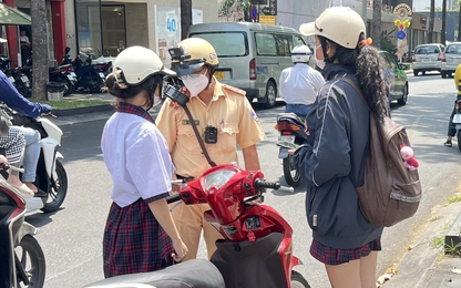 Nhiều học sinh bị CSGT xử phạt khi chưa đủ tuổi điều khiển xe mô tô trên 50cm3