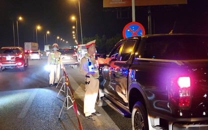 CSGT xuyên đêm bắt "ma men" trên cao tốc Pháp Vân- Cầu Giẽ