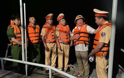 Cục CSGT chi viện hơn 20 chiến sĩ, dùng 3 tàu lớn tham gia tìm kiếm nạn nhân vụ trực thăng rơi