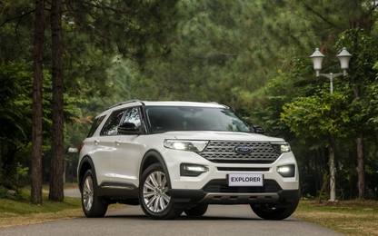 Ford triệu hồi hơn 300.000 xe Explorer do lỗi hiển thị camera lùi