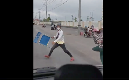 Video thanh niên đập vỡ kính xe cứu thương trước cổng bệnh viện gây xôn xao dư luận