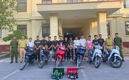 CSGT bắt giữ nhóm "quái xế" cầm dao phóng lợn giải quyết mâu thuẫn náo loạn trong đêm