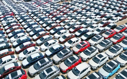 Ô tô nhập khẩu bất ngờ tăng tốc