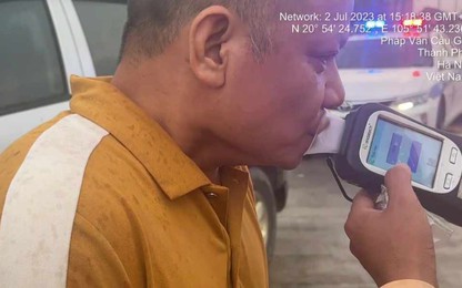 Không nỡ từ chối cuộc nhậu ở nhà bố vợ, tài xế "ma men" bị giữ xe trên cao tốc