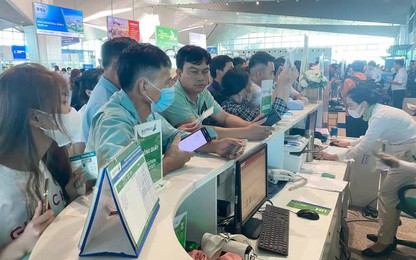 Hãng hàng không hỗ trợ khách bị ảnh hưởng bởi sự cố nứt đường băng sân bay Vinh