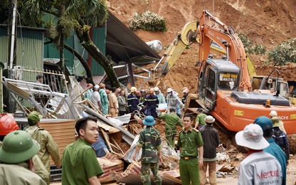 Sạt lở vùi lấp 3 cán bộ, chiến sĩ CSGT: Người thân bàng hoàng nhận tin dữ