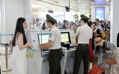 Từ 2/8, chính thức sử dụng VNeID đối với khách làm thủ tục đi tàu bay