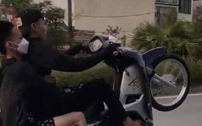 Hà Nội: Truy hình ảnh xử lý "quái xế" tháo biển số xe máy bốc đầu biểu diễn dọc QL6