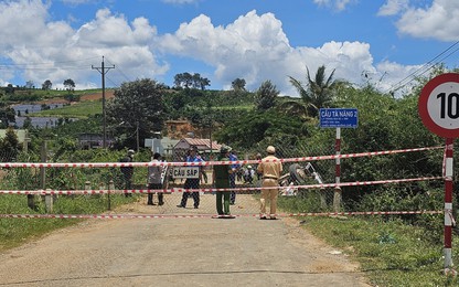 Cầu Tà Năng 2 ở Lâm Đồng sụp đổ, xe bồn lật nhào dưới suối