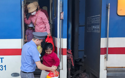 Khách đi tàu dịp nghỉ lễ 2/9 được giảm đến 30% giá vé