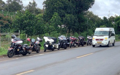 CSGT Đắk Nông xử lý dàn xe môtô chạy quá tốc độ gần 100km/h