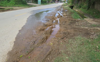 Cận cảnh nhiều vị trí trên QL4D và QL32 qua Lai Châu có dấu hiệu không đảm bảo chất lượng bảo trì