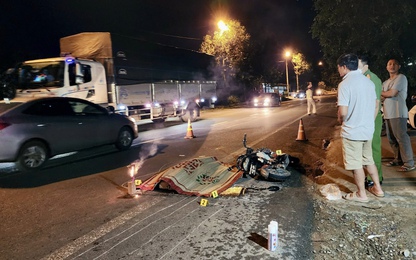 Trên đường chở cháu đi học về, người phụ nữ bị ô tô tải cán tử vong trên QL14 ở Đắk Nông