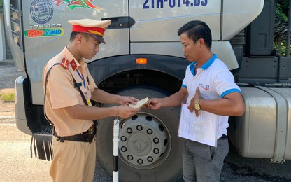 Phạt nặng tài xế không nhường đường cho đoàn xe ưu tiên của Quốc hội ở Tuyên Quang