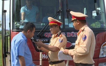 Quảng Trị xử phạt 3 tài xế ôtô vi phạm nồng độ cồn, ma túy