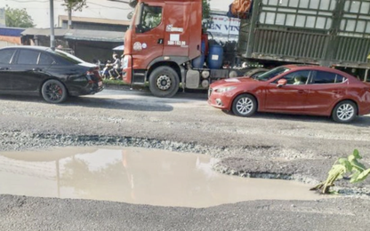 TP. HCM: Đường Nguyễn Văn Linh xuống cấp gây mất an toàn giao thông