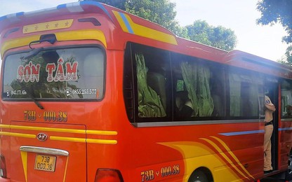 Phát hiện xe khách 29 chỗ chở 38 người từ Quảng Bình vào Huế trên QL1