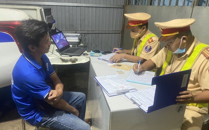 Tài xế không có GPLX, vi phạm nồng độ cồn vẫn chở 20 hành khách