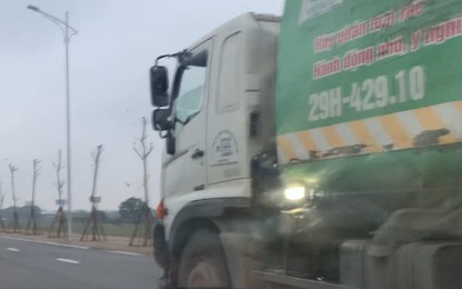 Xe chở rác vượt biển cấm “quần thảo” tuyến đường đô thị “trăm tỷ”