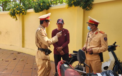 Một ngày CSGT Hà Nội xử lý hơn 100 tài xế "ma men"