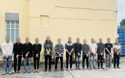 Video tạm giữ nhóm "trẻ trâu" phóng xe máy từ Thái Nguyên sang Hà Nội đuổi chém người trên đường