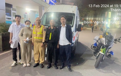 Video: CSGT dùng xe máy "mở đường" cho xe cấp cứu trên cao tốc cửa ngõ Thủ đô