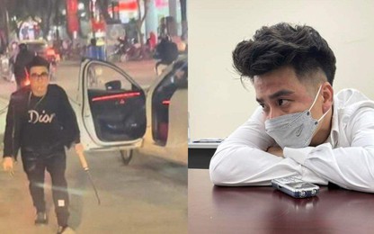 Tạm giữ hình sự tài xế cầm dao chặn đầu xe buýt ở Hà Nội