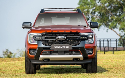 Ford Ranger Stormtrak sắp ra mắt khách Việt