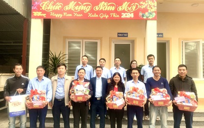 Công ty CP Thông tin tín hiệu đường sắt Vinh: Phát huy tinh thần “Đơn vị xuất sắc, dẫn đầu phong trào thi đua”