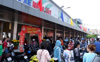 TP. HCM: Bến xe, ga tàu, sân bay ken cứng người dân về quê đón Tết