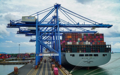 Hãng tàu ngoại đua nhau tăng phụ phí: Thanh tra vào cuộc