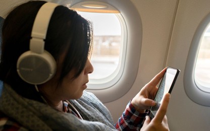 Hành khách sắp được trải nghiệm nhắn tin, xem phim bằng điện thoại trên chuyến bay ở Việt Nam