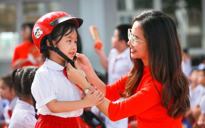 Honda Việt Nam trao 1,8 triệu mũ bảo hiểm cho học sinh lớp Một trên toàn quốc