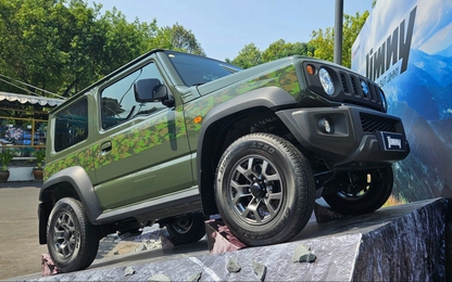 Suzuki Jimny giá cao nhất 799 triệu đồng ra mắt khách Việt