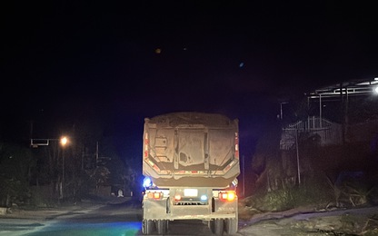 Xe chở cát có dấu hiệu quá tải, quá khổ chạy rầm rập ngày đêm trên QL27 qua Đắk Lắk