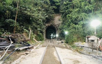 Chính thức thông tàu qua hầm Bãi Gió