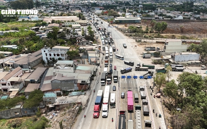 “Xếp hàng” di chuyển nhọc nhằn trên QL51