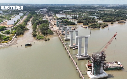 Cận cảnh cầu Tân Vạn - Nhơn Trạch thi công xuyên lễ