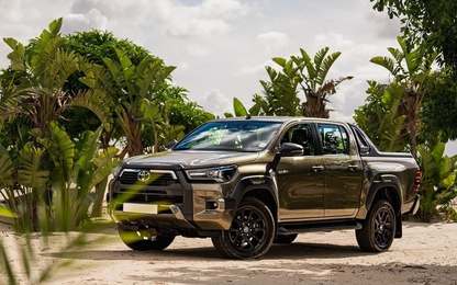 Toyota Hilux 2024 giá từ 668 triệu đồng về Việt Nam