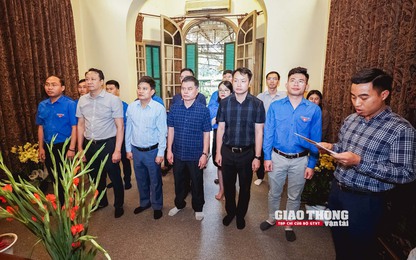 Tuổi trẻ ngành GTVT dâng hương tưởng nhớ Đại tướng Võ Nguyên Giáp
