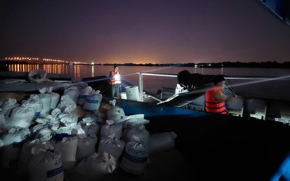 Mật phục bắt quả tang nhóm đối tượng trộm cắp tài sản trên sông lúc nửa đêm