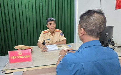 CSGT TP. HCM tìm nạn nhân bị xe buýt hất văng xuống đường