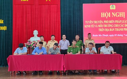 Doanh nghiệp kinh doanh vận tải Đắk Lắk ký cam kết không vi phạm pháp luật về trật tự ATGT